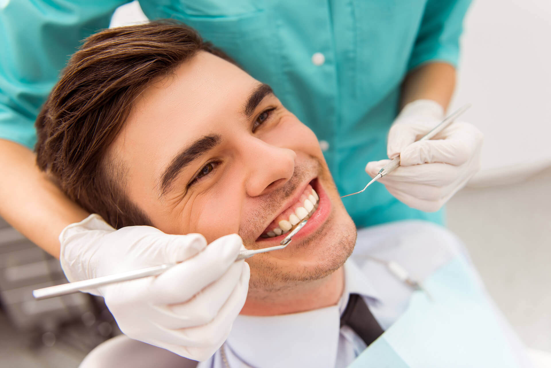 How the Microscopic Ecosystem Living on Your Teeth Determines Your Long-Term Dental Health